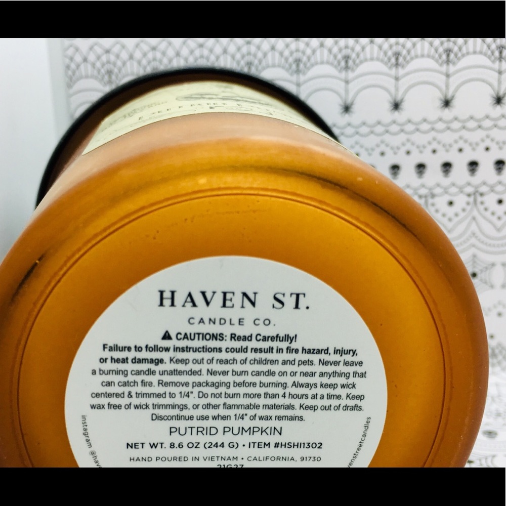 Putrid Pumpkin 1 Wick Apothecary Halloween Candle - Picture 5 of 7